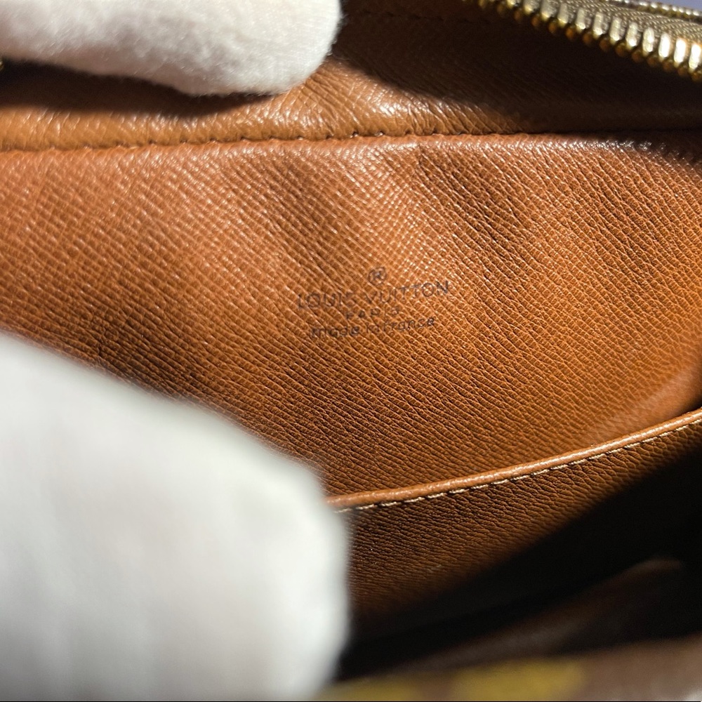 Preloved Authentic LV Monogram Crossbody/Sling. - Picture 11 of 14